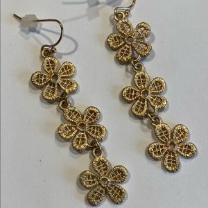 Gold tone floral dangle earrings with fish hook backs in excellent condition